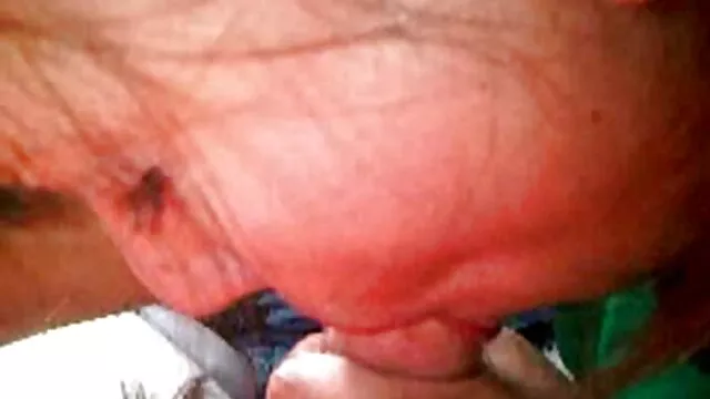 สกปรก สีบลอนด์ วีดีโอ หนัง เอ็กซ์ harlot ตูด fucks ตัวเธอเอง กับ ซุปเปอร์ ยักษ์ สีแดง dildo ยาก
