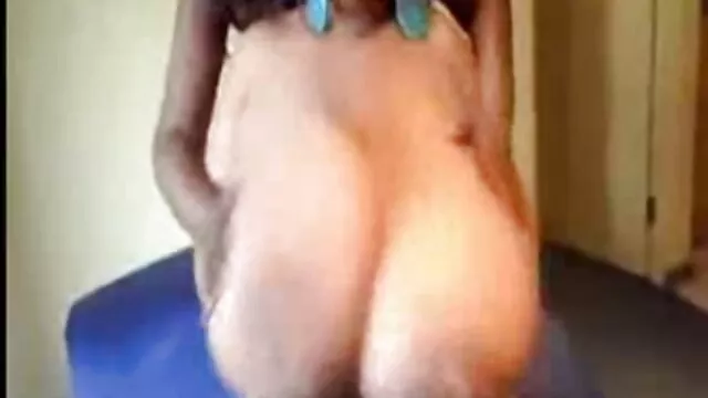 ผู้หญิงเลวผมสีบลอนด์ Petite พอใจแกนร้อนของเธอกับ วีดีโอ โป้ ฟรี blowjob อ้วน